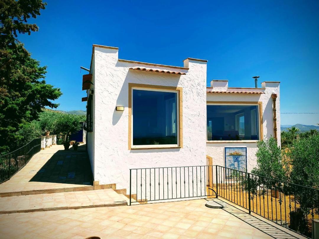 Villa Immersa In Oliveto Vista Mare 취아카 외부 사진